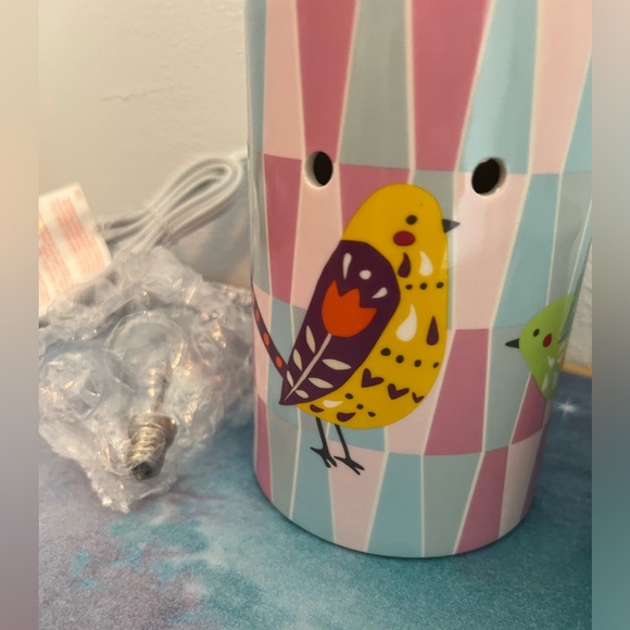 NEW Scentsy PRETTY BIRD WARMER & NEW SAND DOLLAR Nightlight Scentsy Warmer - Picture 3 of 16